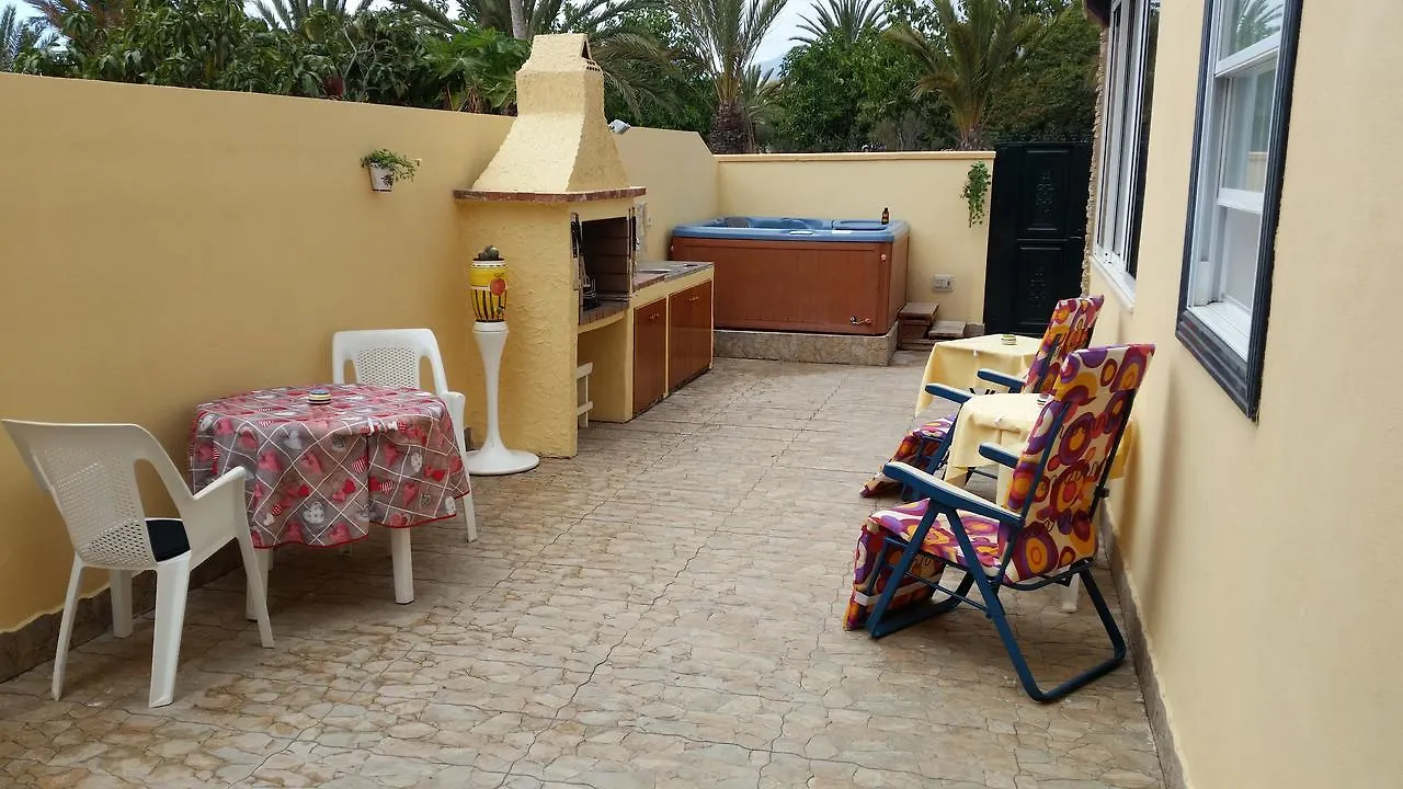 Villa Riki - Bed & Breakfast Spain